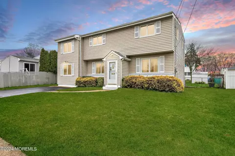 28 Bertrand St, Old Bridge, NJ 08857