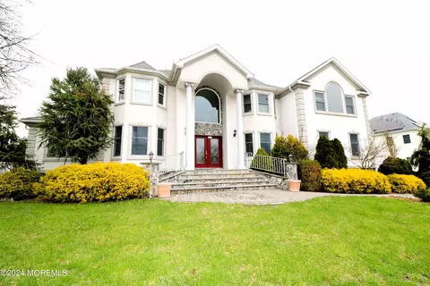 826 Inman Ave, Edison, NJ 08820