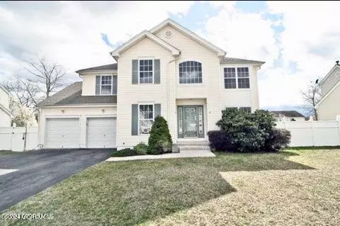 13 Lilac Ln, Barnegat, NJ 08005