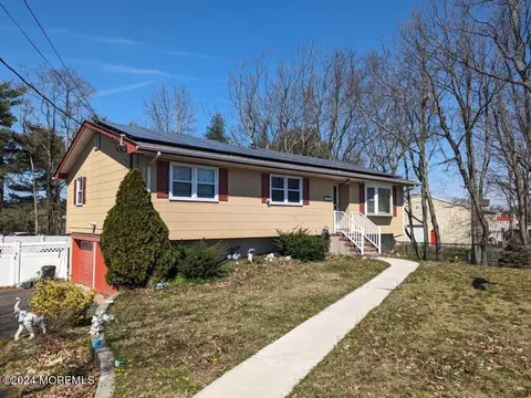 104 Larch Dr, Toms River, NJ 08753