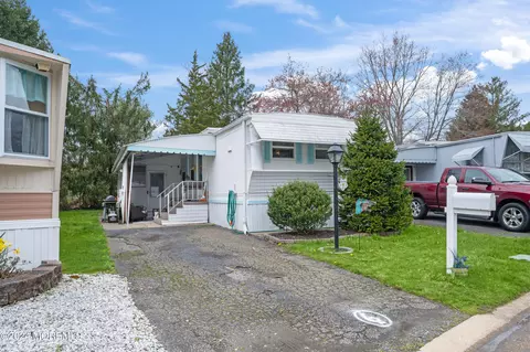 102 Antonia Dr, Jackson, NJ 08527