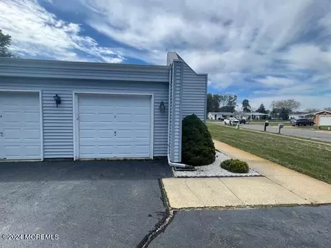 2 Regent Cir, Brick, NJ 08723 photo 21