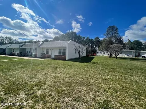 2 Regent Cir, Brick, NJ 08723 photo 2