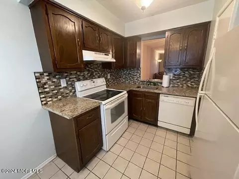 2 Regent Cir, Brick, NJ 08723 photo 6