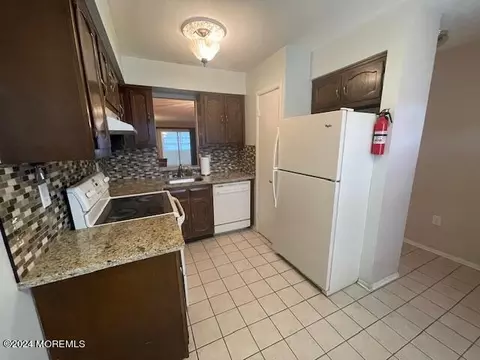 2 Regent Cir, Brick, NJ 08723 photo 7