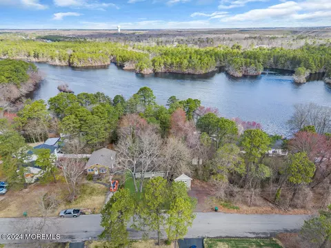 1517 Monmouth Ave, Toms River, NJ 08757