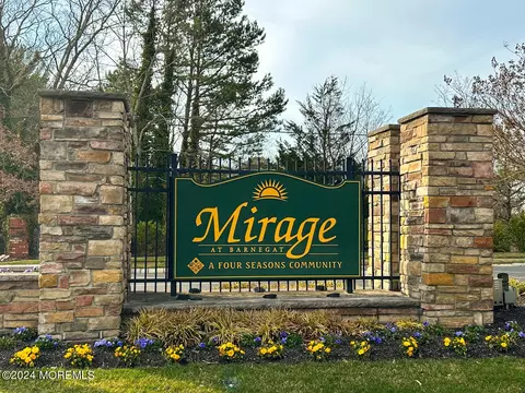 12 Edgewater Path, Barnegat, NJ 08005