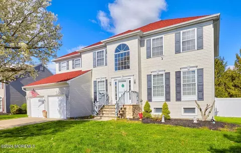 9 Paceview Dr, Howell, NJ 07731