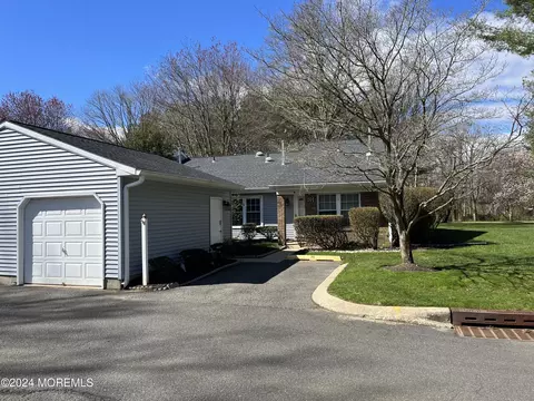 101 Viburnum Ter, Red Bank, NJ 07701