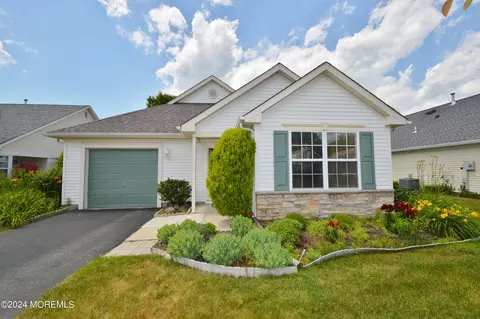 2417 Woodbine Ln, Toms River, NJ 08755