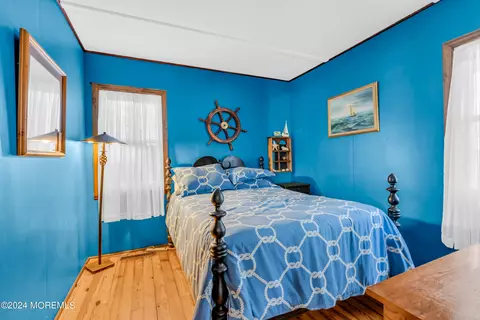 Bedroom - 504 Pinecroft Dr, Brick, NJ 08723 photo 3 of 4