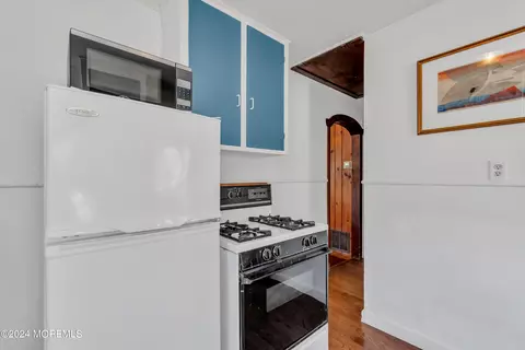 Kitchen - 504 Pinecroft Dr, Brick, NJ 08723 photo 3 of 3
