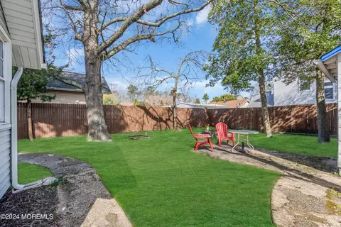 Exterior - 504 Pinecroft Dr, Brick, NJ 08723 photo 11 of 15