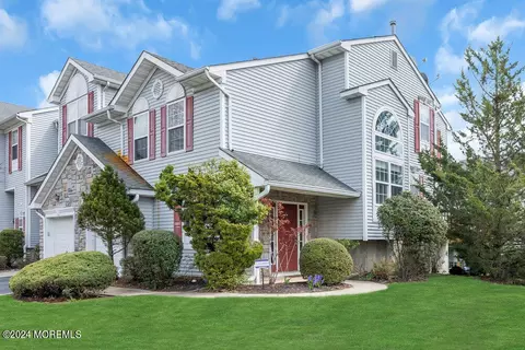16 Chimney Ct #163, Laurence Harbor, NJ 08879