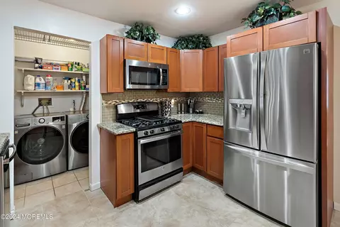 Kitchen - 34 Maple St, Waretown, NJ 08758 photo 4 of 6