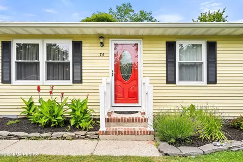 Exterior - 34 Maple St, Waretown, NJ 08758 photo 4 of 6