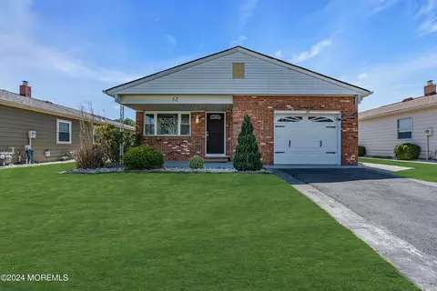 12 Polonaise Dr, Toms River, NJ 08757
