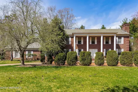 14 Deerpath Ln, Colts Neck, NJ 07722