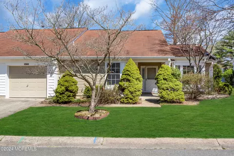887 Stratford Ct # B, Manchester, NJ 08759