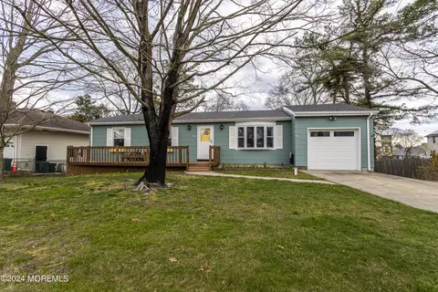 1767 Parkside Dr, Forked River, NJ 08731