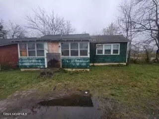 704 Seaview Ave, Union Beach, NJ 07735