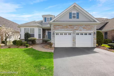 195 Blackberry Way #195, Monroe, NJ 08831