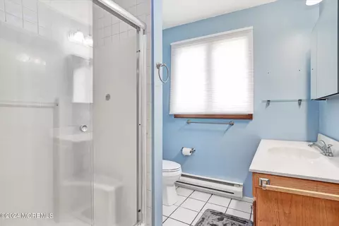 Bath - 474 Driver Ave, Brick, NJ 08723 photo 2 of 2