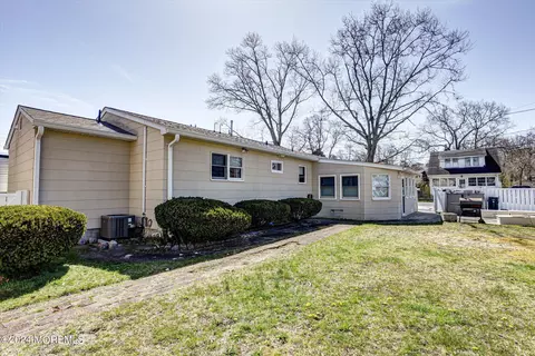 Exterior - 474 Driver Ave, Brick, NJ 08723 photo 7 of 11
