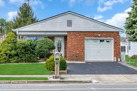 156 Davenport Rd, Toms River, NJ 08757