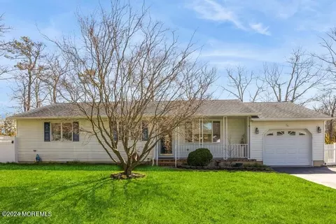 601 Forest Ln, Forked River, NJ 08731