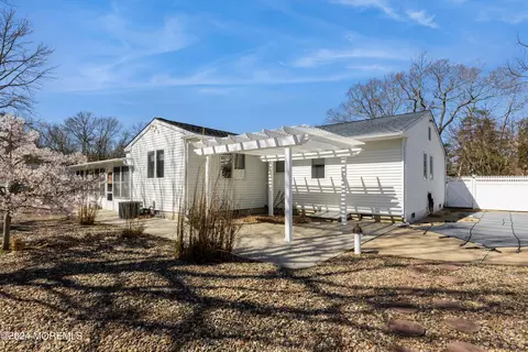 Exterior - 601 Forest Ln, Forked River, NJ 08731 photo 4 of 8