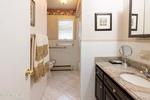 Bath - 601 Forest Ln, Forked River, NJ 08731 photo 3 of 3