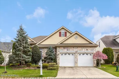 23 Baltusrol Dr, Jackson, NJ 08527