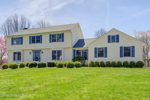 108 Lehigh Dr, Lincroft, NJ 07738