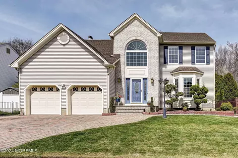 50 Winding Brook Dr, Matawan, NJ 07747