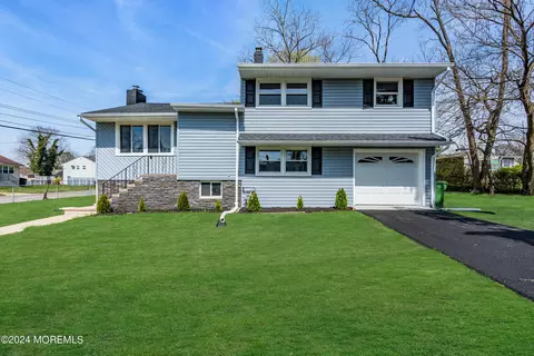 7 Squirrel Rd, Neptune City, NJ 07753