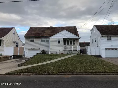 16 Atlantic St, Metuchen, NJ 08840