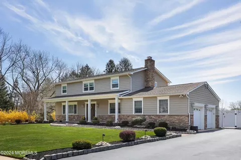 50 Turnberry Dr, Lincroft, NJ 07738