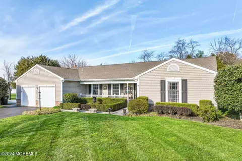 9 Patterson Dr, Freehold, NJ 07728