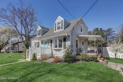 154 Ridge Ave, Belford, NJ 07718