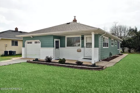 53 Scarborough Pl, Toms River, NJ 08757