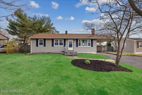 938 Raleigh Dr, Toms River, NJ 08753
