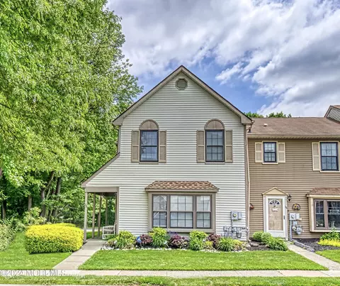 35 Devon Ct, Robbinsville, NJ 08691