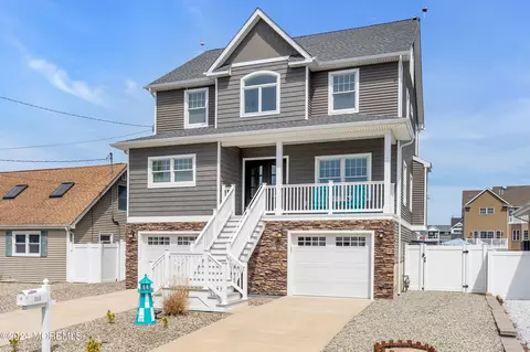 332 Stephan Ave, Toms River, NJ 08753