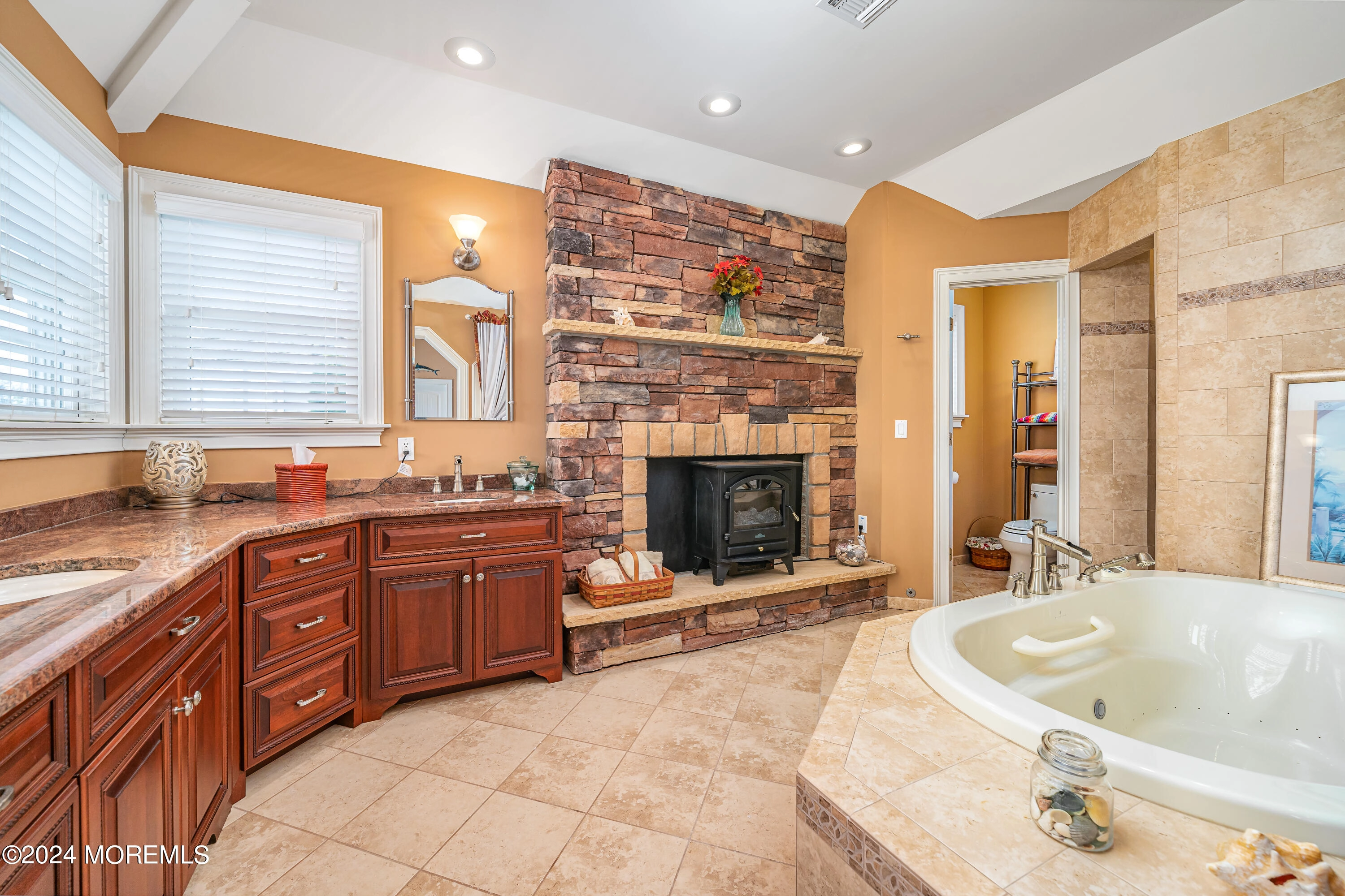 Bath - 908 Boxer Dr, Forked River, NJ 08731 photo 1 of 6