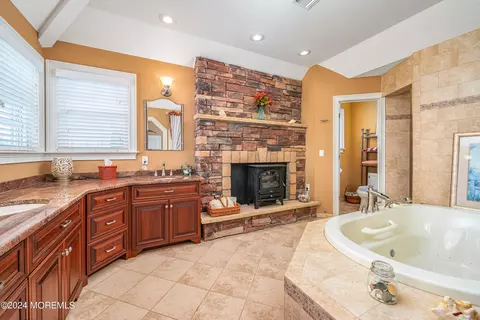 Bath - 908 Boxer Dr, Forked River, NJ 08731 photo 1 of 6