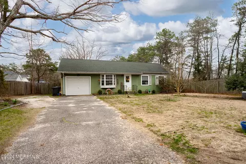 281 Lighthouse Dr, Manahawkin, NJ 08050