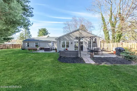 Exterior - 4 Cherry Tree Ln, Middletown, NJ 07748 photo 2 of 9