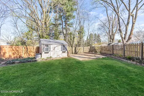 Exterior - 4 Cherry Tree Ln, Middletown, NJ 07748 photo 8 of 9