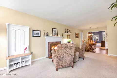 Living - 4 Cherry Tree Ln, Middletown, NJ 07748 photo 1 of 6